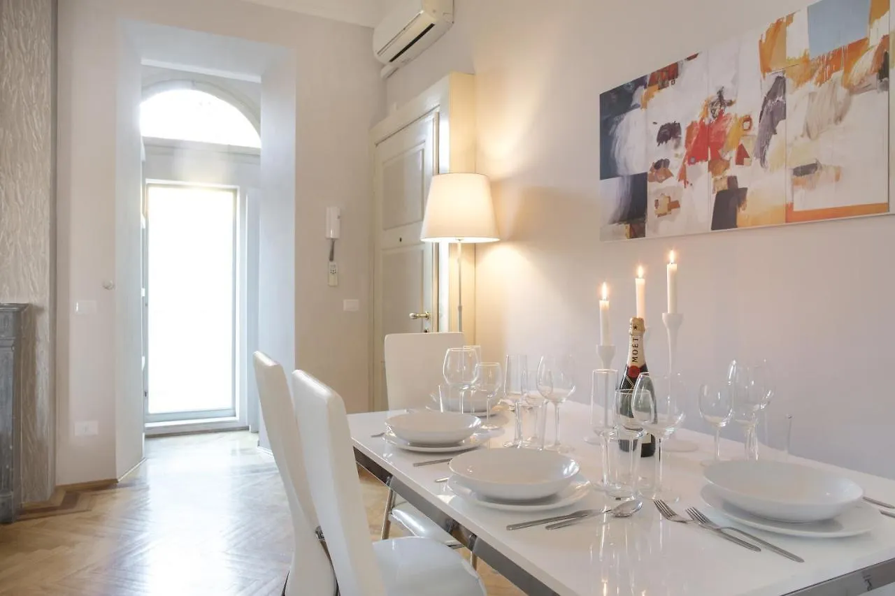 Apartment Suitelowcost Spiga Milan Italy